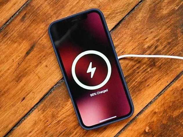 马村苹果手机维修分享iPhone 12可以随便充电吗 